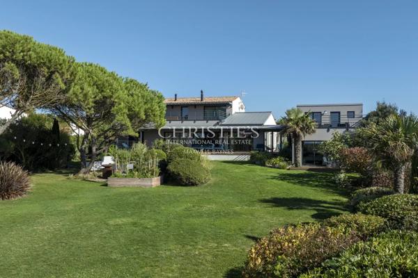 SUPERBE VILLA VUE MER AVEC PISCINE – L’HOUMEAU