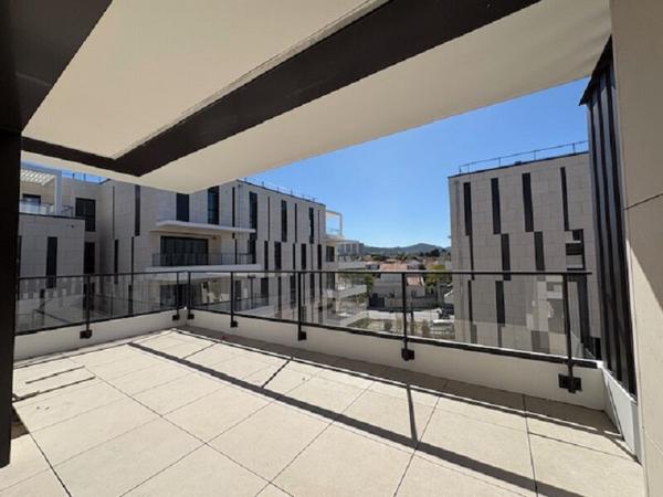 Appartement Marseille 2 pièce(s) Expérience 8ème Terrasse Box en supp