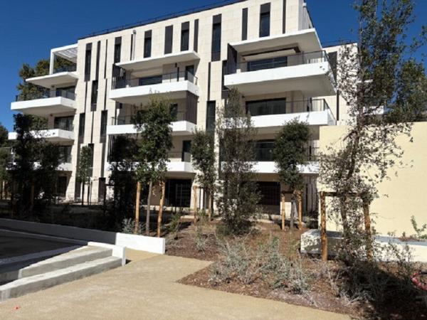 Appartement Marseille 2 pièce(s) Expérience 8ème Terrasse Box en supp