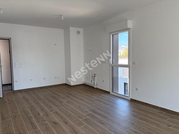 Appartement Marseille 2 pièce(s) Expérience 8ème Terrasse Box en supp