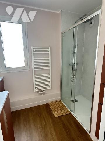 VILLENEUVE D ASCQ - T3 67m² avec balcon et parking - dernier étage