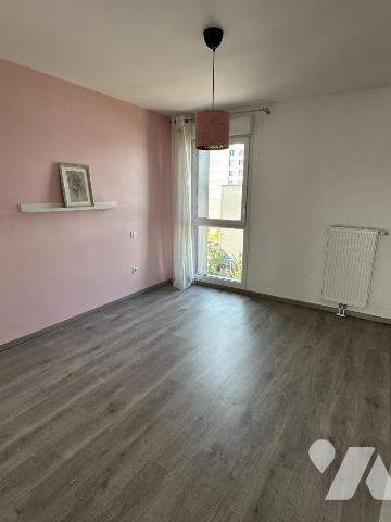 VILLENEUVE D ASCQ - T3 67m² avec balcon et parking - dernier étage