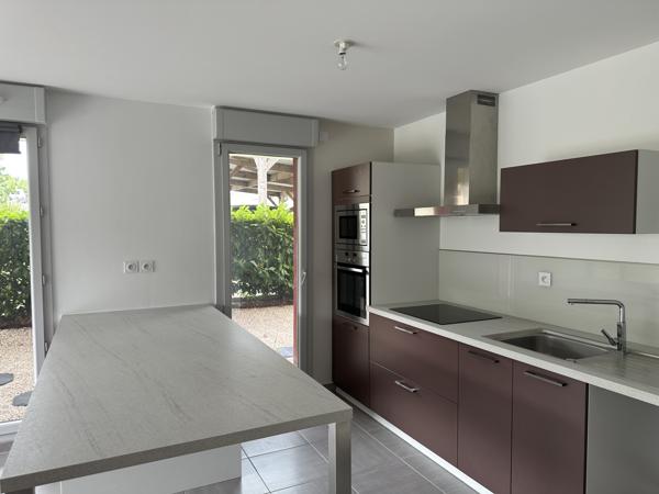 Appartement
                                                                                                                                                                                                                                                                                                                        3 pièce(s)                                                                                                                                                                                                          2 chambre(s)                                                                                                                                                                                                          61.26  m²