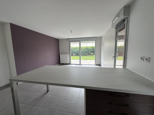 Appartement
                                                                                                                                                                                                                                                                                                                        3 pièce(s)                                                                                                                                                                                                          2 chambre(s)                                                                                                                                                                                                          61.26  m²