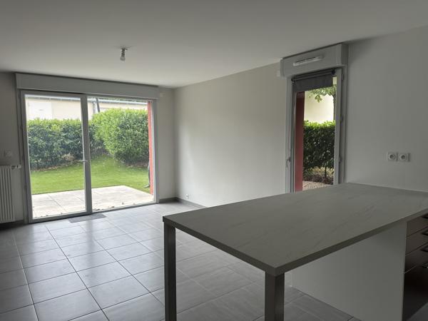 Appartement
                                                                                                                                                                                                                                                                                                                        3 pièce(s)                                                                                                                                                                                                          2 chambre(s)                                                                                                                                                                                                          61.26  m²