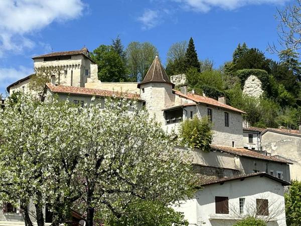 Maison à vendre |  Aubeterre-sur-Dronne |  6 pièces | 200 m²