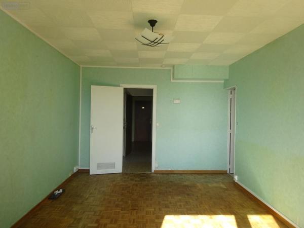 Appartement à rénover à vendre à Nogent-le-Rotrou dans l'Eure-et-Loir (28400), ref : NOG 1011