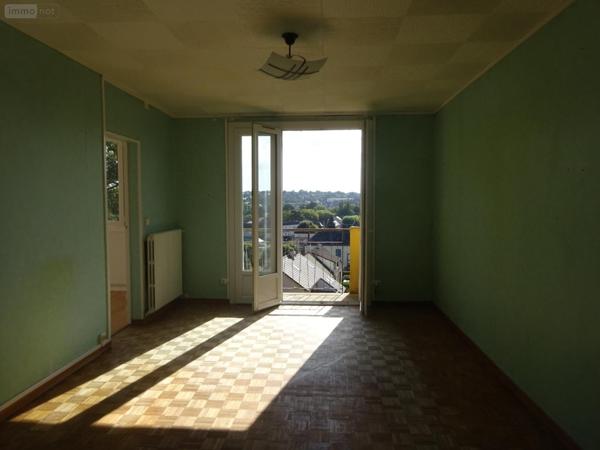 Appartement à rénover à vendre à Nogent-le-Rotrou dans l'Eure-et-Loir (28400), ref : NOG 1011