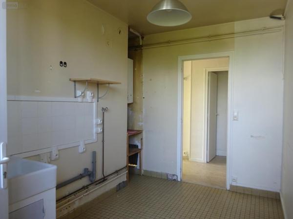 Appartement à rénover à vendre à Nogent-le-Rotrou dans l'Eure-et-Loir (28400), ref : NOG 1011