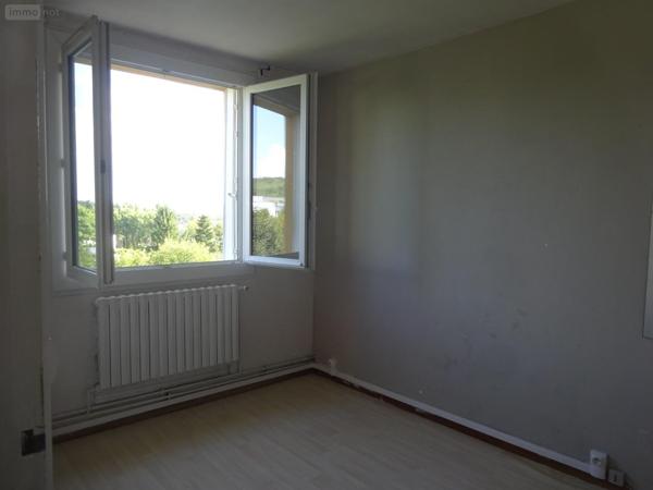 Appartement à rénover à vendre à Nogent-le-Rotrou dans l'Eure-et-Loir (28400), ref : NOG 1011