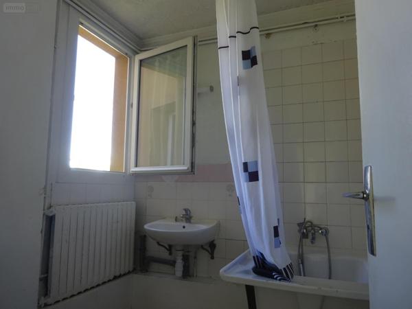 Appartement à rénover à vendre à Nogent-le-Rotrou dans l'Eure-et-Loir (28400), ref : NOG 1011