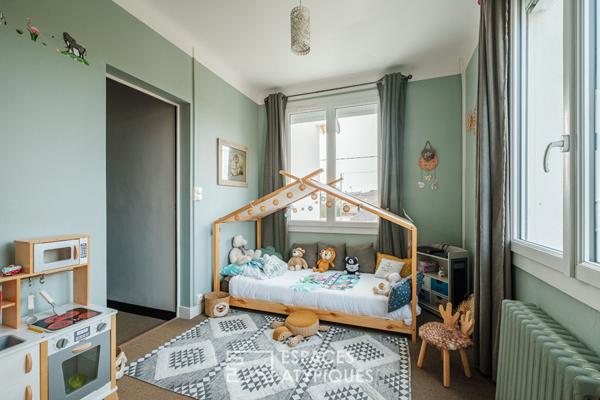 Maison rénovée et son parc en bord de Sèvre