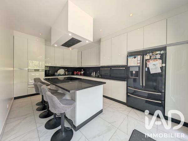 Maison à vendre 7 pièces 187 m² Saint-Germain-en-Laye