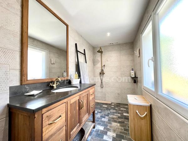 MAISON INTRA-MUROS AVEC PATIO PISCINE ET GARAGE