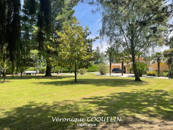 Dpt Loire Atlantique (44), à vendre LE CELLIER/MAUVES SUR LOIRE-maison P7 de 240 m²-piscine