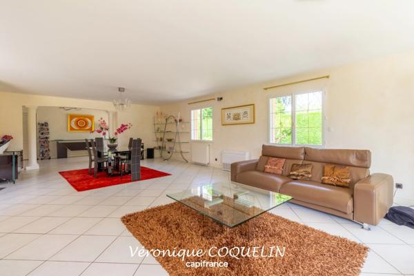 Dpt Loire Atlantique (44), à vendre LE CELLIER/MAUVES SUR LOIRE-maison P7 de 240 m²-piscine