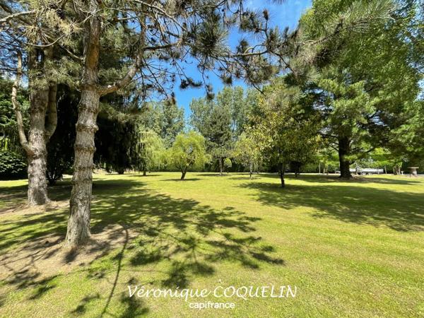 Dpt Loire Atlantique (44), à vendre LE CELLIER/MAUVES SUR LOIRE-maison P7 de 240 m²-piscine