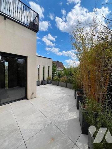 ROUEN - DESCROISZILLES : maison d'architecte (251 m² - 7 chbres possibles)