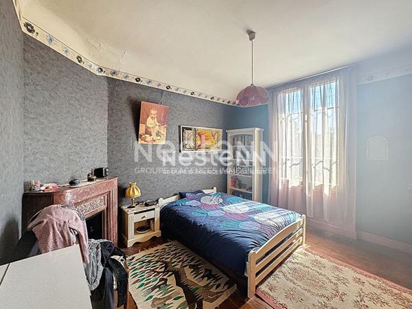 A vendre maison à Morangis avec terrain pouvant être divisé, dans un secteur calme et pavillonnaire proche des commerces et des écoles