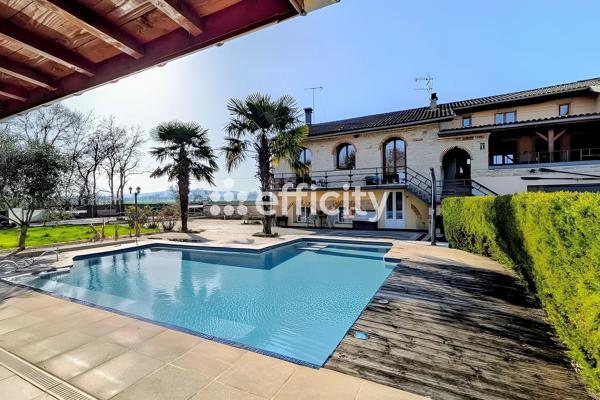 Maison
         8 pièces
        - 413 m² Exclusivité 440 000 € *