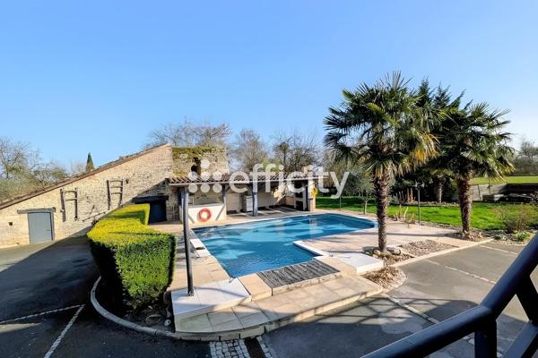 Maison
         8 pièces
        - 413 m² Exclusivité 440 000 € *