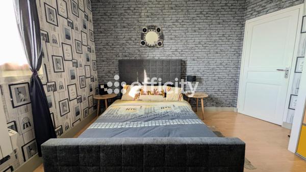 Maison
         8 pièces
        - 413 m² Exclusivité 440 000 € *