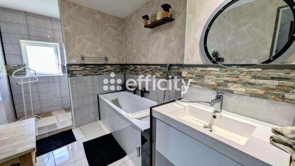 Maison
         8 pièces
        - 413 m² Exclusivité 440 000 € *