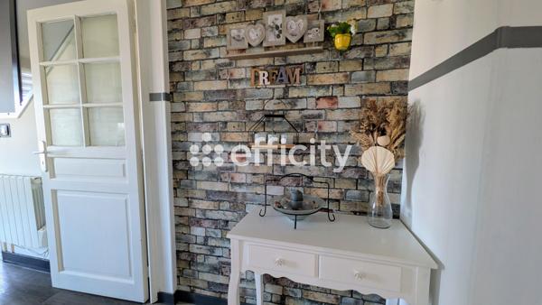Maison
         8 pièces
        - 413 m² Exclusivité 440 000 € *