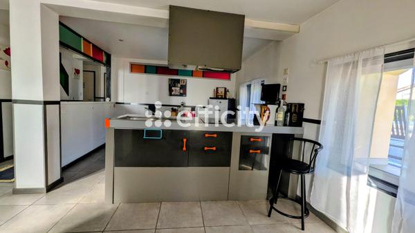 Maison
         8 pièces
        - 413 m² Exclusivité 440 000 € *