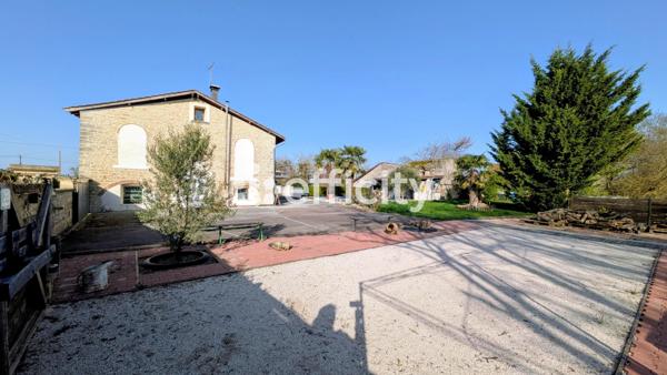 Maison
         8 pièces
        - 413 m² Exclusivité 440 000 € *
