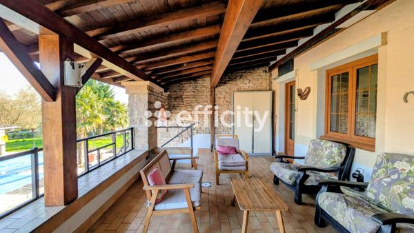 Maison
         8 pièces
        - 413 m² Exclusivité 440 000 € *