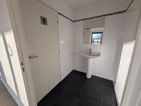 Villeneuve-d'Ascq (59650) Bureaux 235 m² – 170 €/m² – Climatisation – 10 parkings – Disponible immédiatement