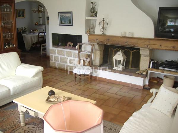 Villa familiale avec piscine ? Vence ? 201 m² sur 3000 m² de terrain arboré