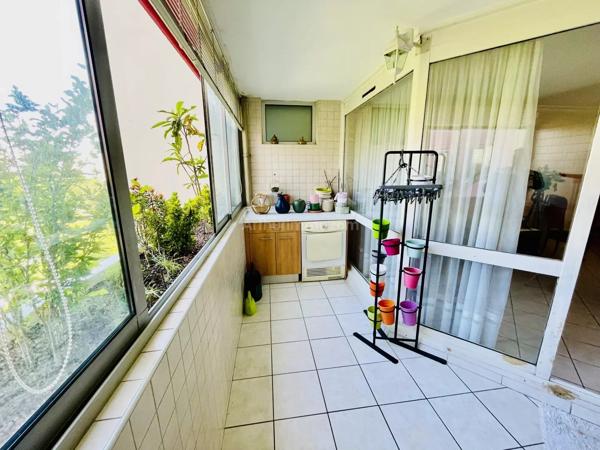 Vente                                                      Appartement
                        
                     4 pièces                      84 m2                     à Grenoble