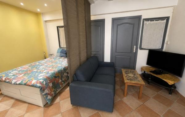 Vente Studio rdc dans les remparts Aigues-mortes