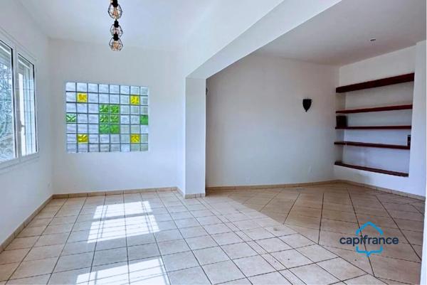 Maison familiale de pres de 200m2, sur 1040 m² de terrain à VIC LA GARDIOLE entre mer et Gardiole