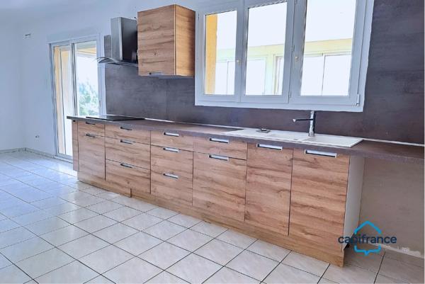 Maison familiale de pres de 200m2, sur 1040 m² de terrain à VIC LA GARDIOLE entre mer et Gardiole