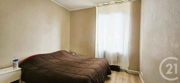 Immeuble à vendre  484 m2 ESTIVAREILLES - 03