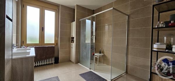 Immeuble à vendre  484 m2 ESTIVAREILLES - 03