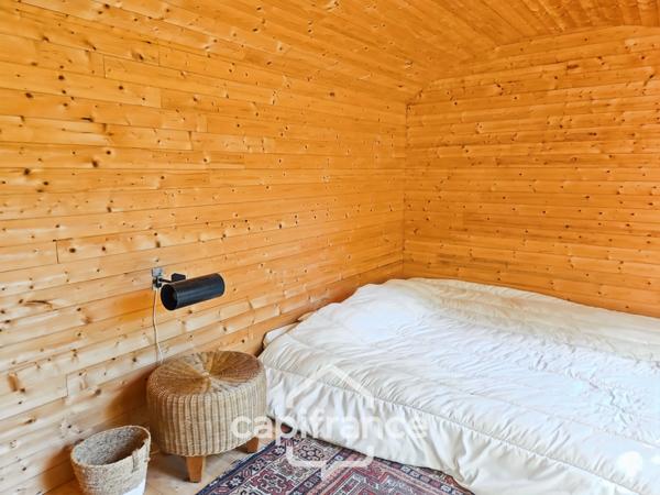 Domaine de charme, 1.7 hectares, 470 m² habitable, 20 couchages, roulotte, piscine, parc avec arbres centenaires