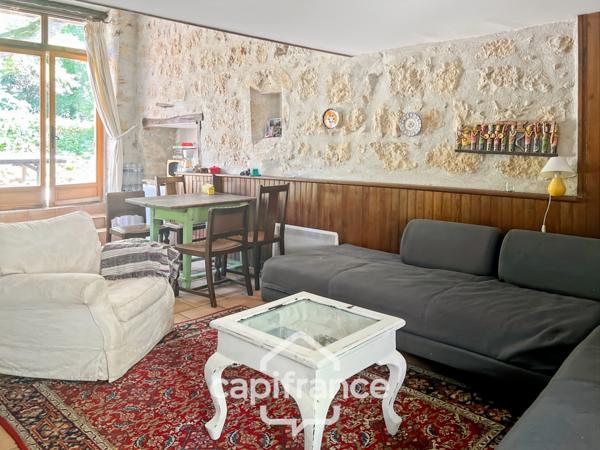 Domaine de charme, 1.7 hectares, 470 m² habitable, 20 couchages, roulotte, piscine, parc avec arbres centenaires