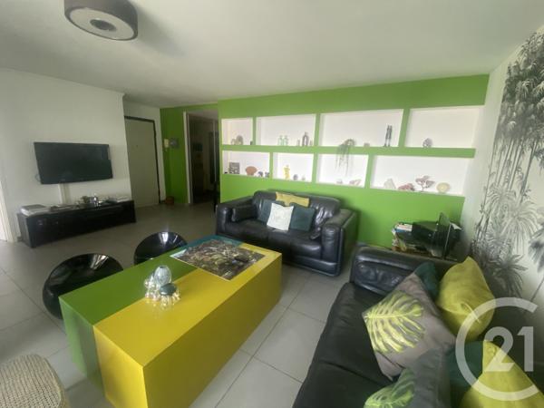Appartement F4 à vendre  4 pièces - 86,84 m2 ST DENIS - 974