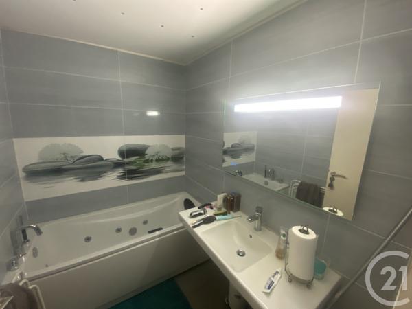 Appartement F4 à vendre  4 pièces - 86,84 m2 ST DENIS - 974