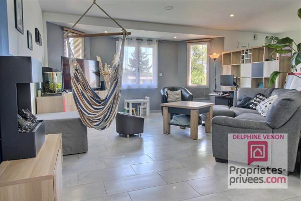 EXCLUSIVITE - Maison de 210 m² classe énergie C sur un terrain de 1000 m² environ à 2 pas du centre bourg et des écoles