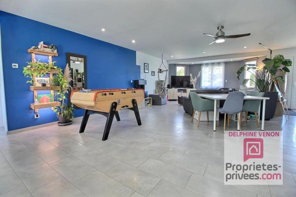 EXCLUSIVITE - Maison de 210 m² classe énergie C sur un terrain de 1000 m² environ à 2 pas du centre bourg et des écoles