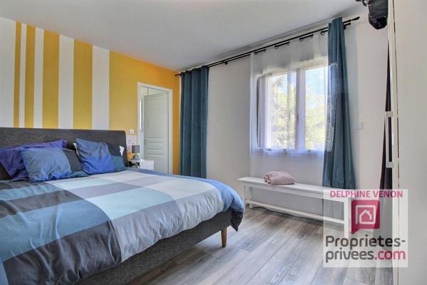 EXCLUSIVITE - Maison de 210 m² classe énergie C sur un terrain de 1000 m² environ à 2 pas du centre bourg et des écoles