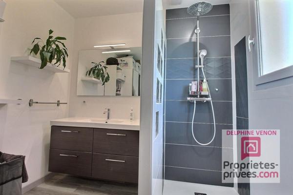 EXCLUSIVITE - Maison de 210 m² classe énergie C sur un terrain de 1000 m² environ à 2 pas du centre bourg et des écoles