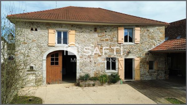 Maison Béarnaise de 252 m2, 11 pièces, 7 chambres, dépendance