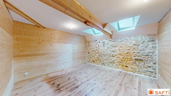 Maison Béarnaise de 252 m2, 11 pièces, 7 chambres, dépendance