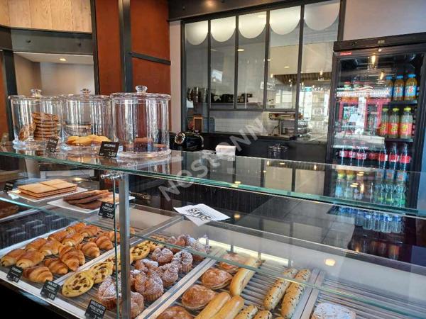 Commerce de Snacking . Belle Opportunité Centre-Ville + Logement . Fort passage étudiant et touristes